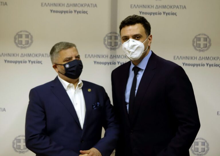 Κικίλιας: Και οι ιδιώτες ιατροί στη μάχη για τον εμβολιασμό των συμπολιτών μας