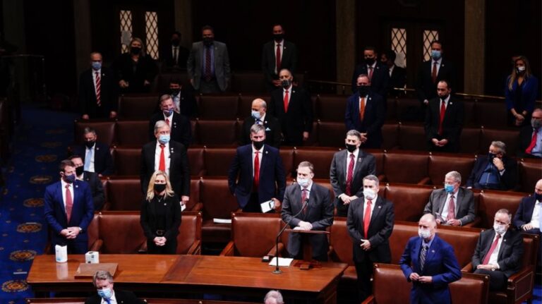 ΗΠΑ: Δισεκατομμυριούχοι στήριξαν Ρεπουμπλικάνους που προσπάθησαν να ανατρέψουν τη νίκη Μπάιντεν