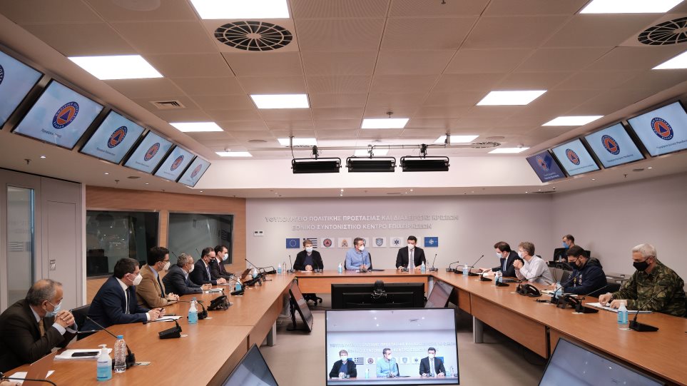 Ο Μητσοτάκης στη ΓΓ Πολιτικής Προστασίας για τους εμβολιασμούς: «Ολοι μαζί θα πετύχουμε»
