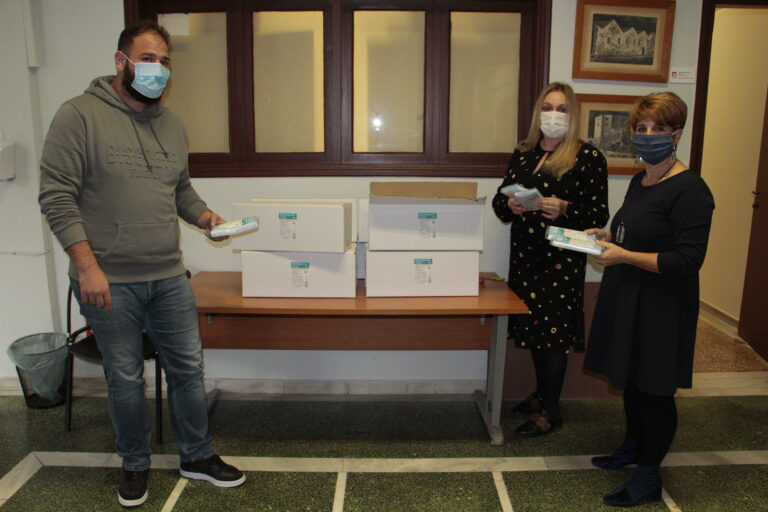 Κρήτη: Προσφορά υγειονομικού υλικού σε γηροκομείο και σε δομές του Δ.Ο.ΚΟΙ.Π.Π.