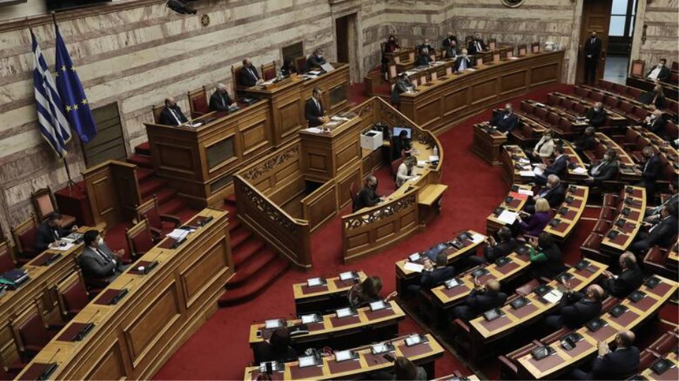 Βουλή: Με 284 ψήφους πέρασε η επέκταση της αιγιαλίτιδας ζώνης στα 12 ναυτικά μίλια στο Ιόνιο