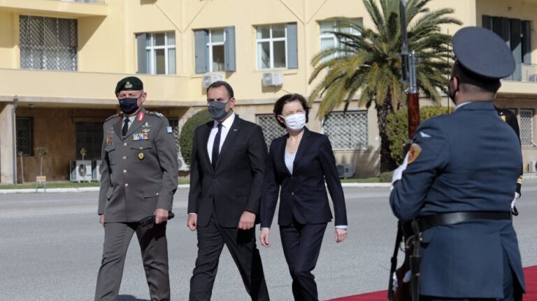 Φλοράνς Παρλί: Στο Πεντάγωνο για Rafale και φρεγάτες