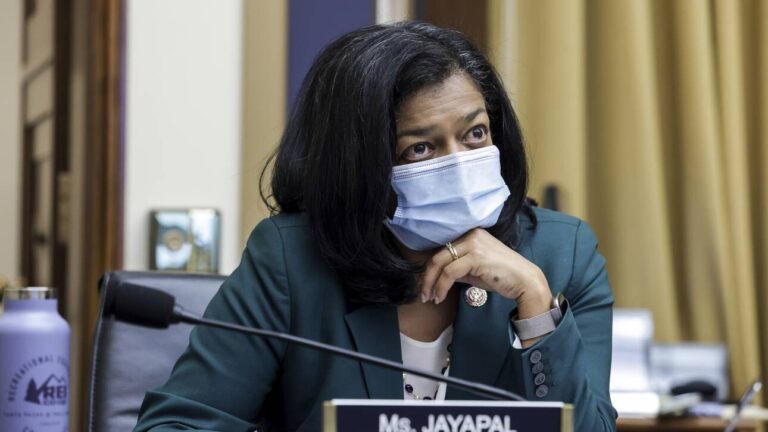 Εισβολή στο Καπιτώλιο: Και δεύτερη βουλευτής των Δημοκρατικών θετική στον κορωνοϊό μετά τα έκτροπα