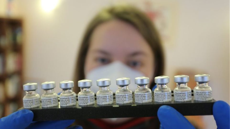 AstraZeneca: Πρόσφερε στην Ε.E. επιπλέον 8 εκατομμύρια δόσεις του εμβολίου