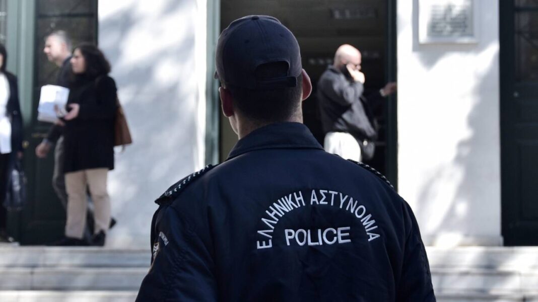 Άρπαξαν όπλο και φυσίγγια από σπίτι αστυνομικού