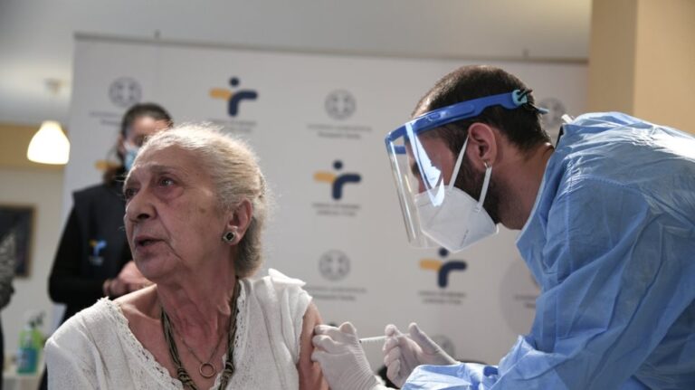 Μιχαηλίδου: Τέλος Ιανουαρίου θα έχουν ολοκληρωθεί οι εμβολιασμοί στα γηροκομεία
