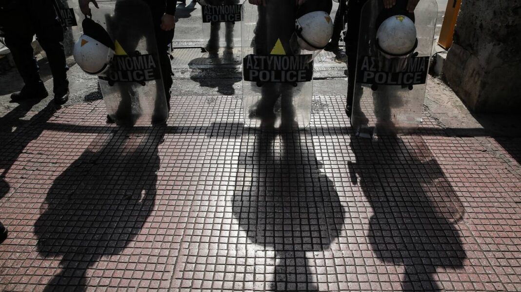 ΕΣΗΕΑ: Βαρύ πλήγμα στην ενημέρωση το σχέδιο Χρυσοχοΐδη για τις συναθροίσεις