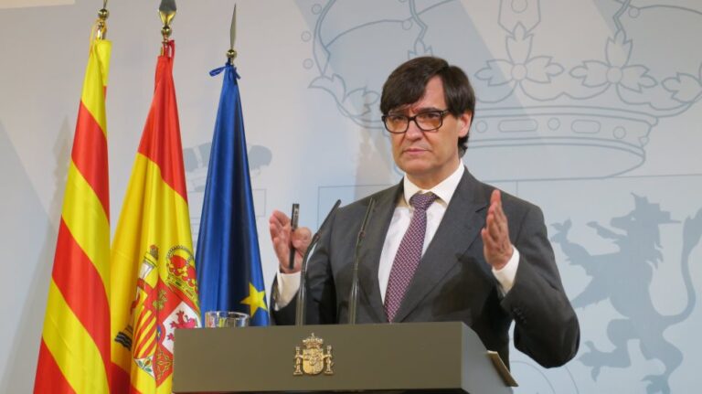 Ισπανία: Εγκαταλείπει τη θέση του ο υπουργός Υγείας των ώρα που η πανδημία αναζωπυρώνεται