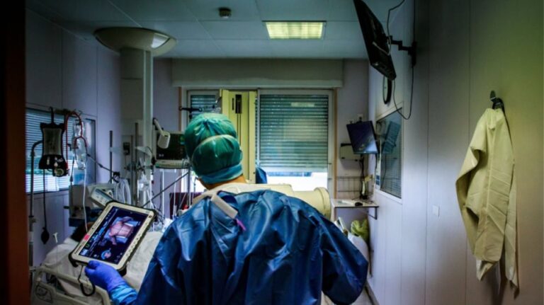 Κορωνοϊός: Έσπασαν το «μαύρο» φράγμα των δυο εκατομμυρίων οι θάνατοι σε παγκόσμια κλίμακα