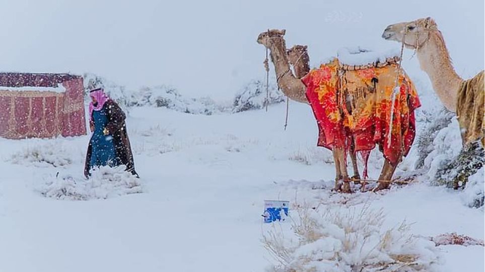 Και ο καιρός τρελάθηκε: Χιόνισε στη Σαχάρα – Στους -2 βαθμούς η θερμοκρασία στη Σαουδική Αραβία