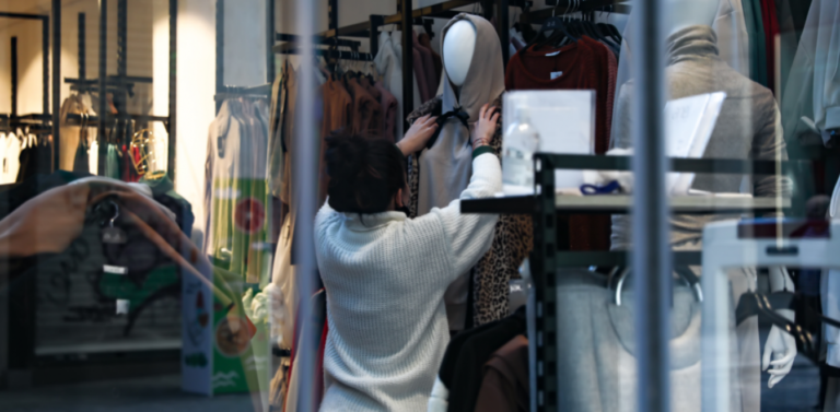 Τι λένε οι άνθρωποι της αγοράς για την άρση μέτρων – «Γρίφος» για ειδικούς και κυβέρνηση