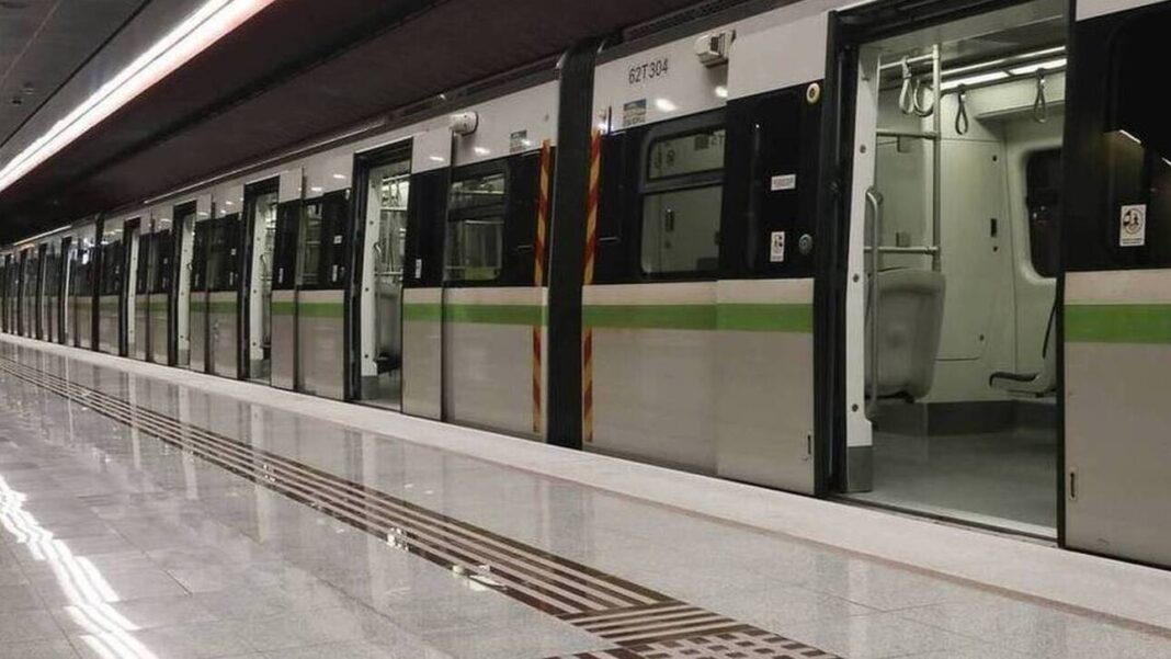 Ξυλοδαρμός στο μετρό: Προθεσμία για να απολογηθούν έλαβαν οι δύο ανήλικοι – Ελεύθερος ο ειδικός φρουρός