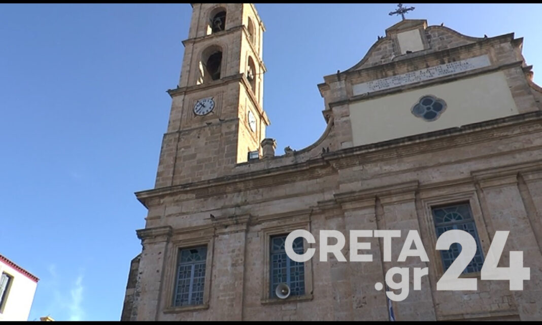 Κρήτη: Άνοιξαν οι εκκλησίες – Με πιστούς, περιορισμούς και αποστάσεις οι Λειτουργίες (εικόνες)