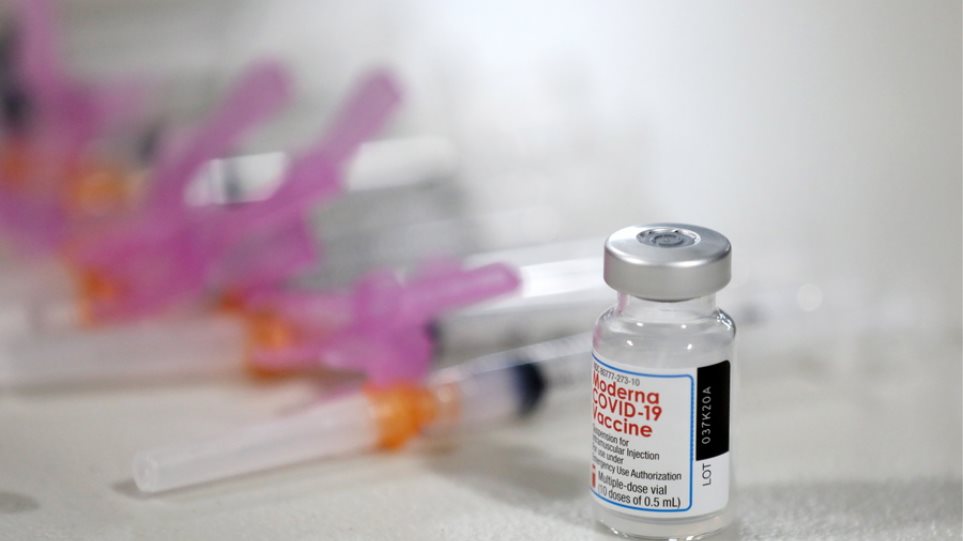 Εμβόλιο Moderna: Αποτελεσματικό στο βρετανικό στέλεχος, λιγότερο στο νοτιοαφρικανικό
