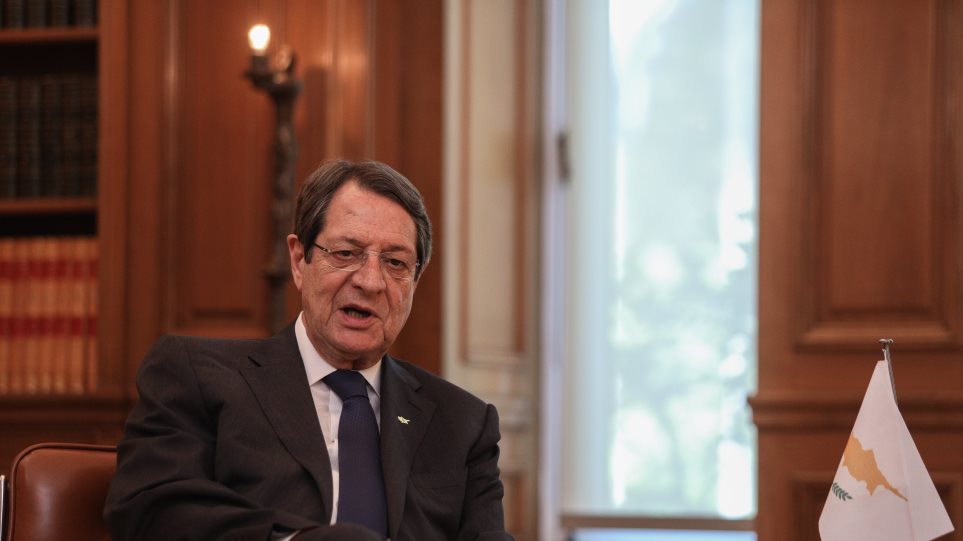 Κυπριακό: Συνάντηση Αναστασιάδη – Λουτ – Ραντεβού και με τον Τατάρ για την απεσταλμένη του ΟΗΕ