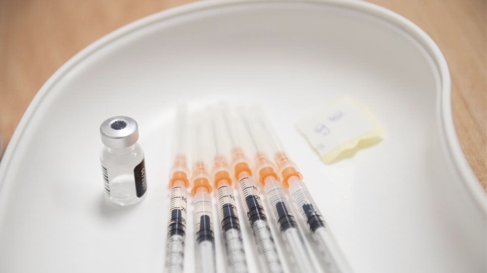 Η Σουηδία σταματά τις πληρωμές στην Pfizer για τα εμβόλια και αντιδρά για τις χρεώσεις