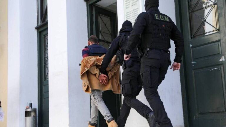 Βιασμός 11χρονης: Σοκάρει ο προπονητής – «Με κοίταξε λάγνα και σαν άντρας ένιωσα έλξη»