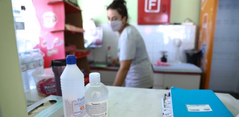 Σχολεία – επιστροφή στα θρανία εντός Ιανουαρίου: Η εισήγηση για Γυμνάσια και Λύκεια