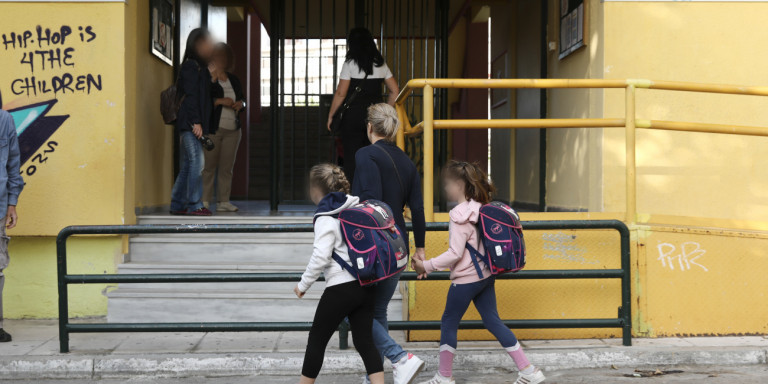 Άνοιγμα σχολείων: Διχασμένοι οι ειδικοί για την επιστροφή των μαθητών στα θρανία