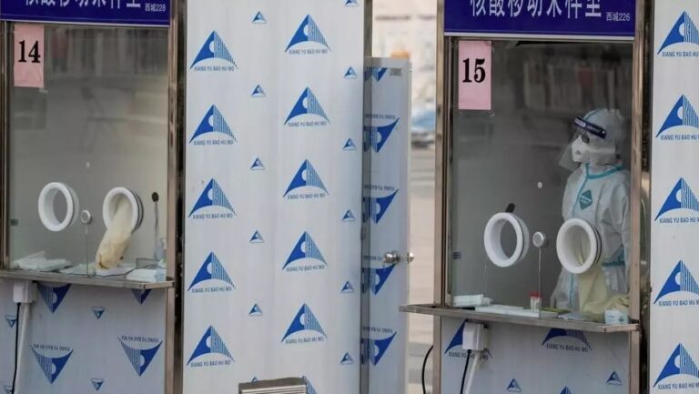 Κίνα: Κάνουν πρωκτικά τεστ covid γιατί τα θεωρούν πιο αξιόπιστα