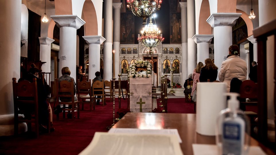 Θεοφάνεια: Εορτασμός με ανοιχτές εκκλησίες και περιπολίες της Αστυνομίας – Τα μέτρα που ισχύουν