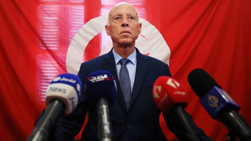 Τυνησία: Ύποπτος φάκελος εστάλη στο γραφείο του προέδρου – Στο νοσοκομείο η διευθύντρια που τον άνοιξε