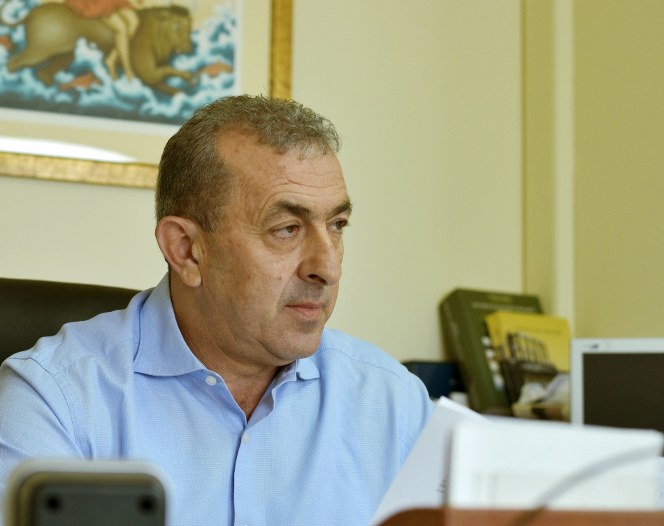 Ερώτηση Σ.Βαρδάκη για την ανάθεση της καθαριότητας δημοσίων κτηρίων σε εργολάβους