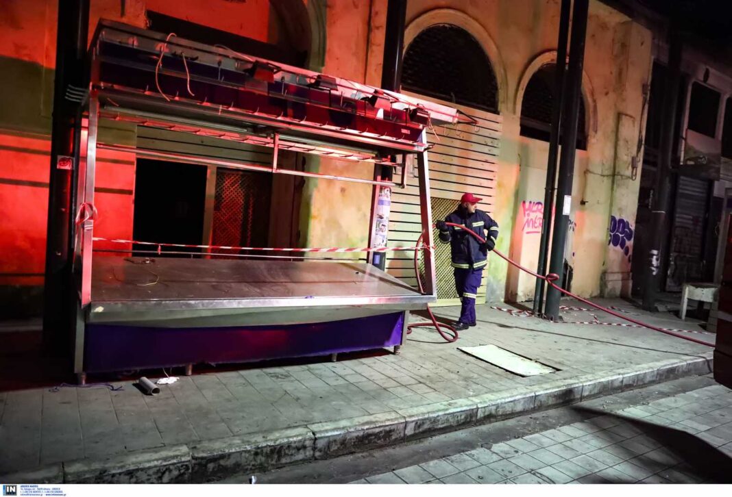 Φωτιά σε γραφεία πάνω από τη Βαρβάκειο αγορά