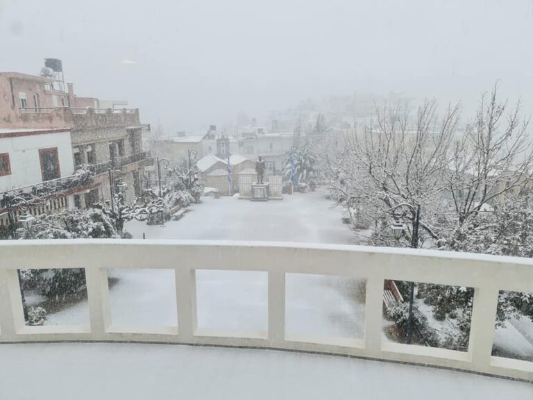 Κακοκαιρία «Μήδεια»: Δέκα εκατοστά χιόνι στα Ανώγεια (εικόνες)