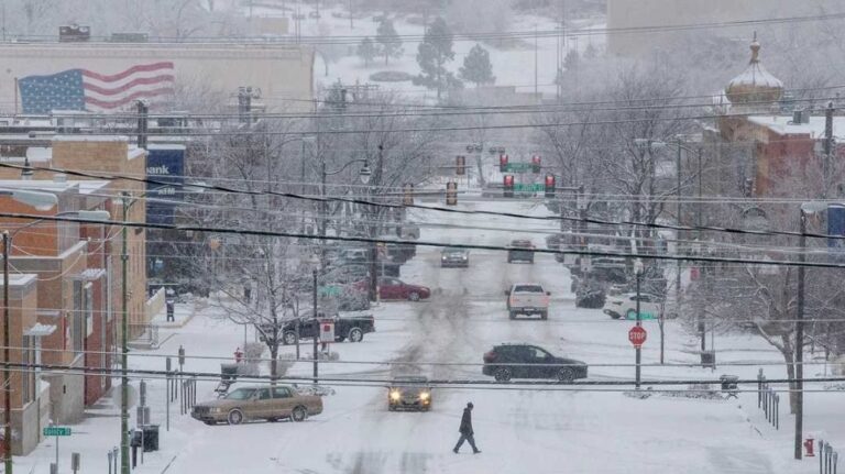 Στο «έλεος» του πολικού ψύχους οι ΗΠΑ – Χιλιάδες νοικοκυριά χωρίς ρεύμα
