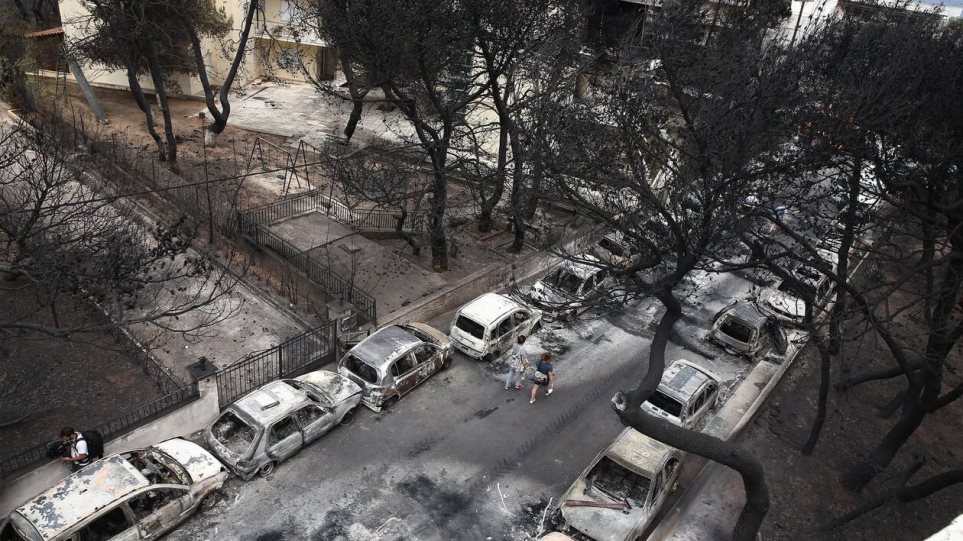 Μάτι: Επιστολή-κόλαφος από συγγενείς των θυμάτων – «Θίγουν βάναυσα νεκρούς και ζωντανούς»