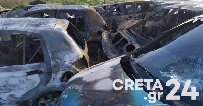 Ηράκλειο: Μυστήριο με 16 οχήματα που τυλίχθηκαν στις φλόγες (εικόνες)