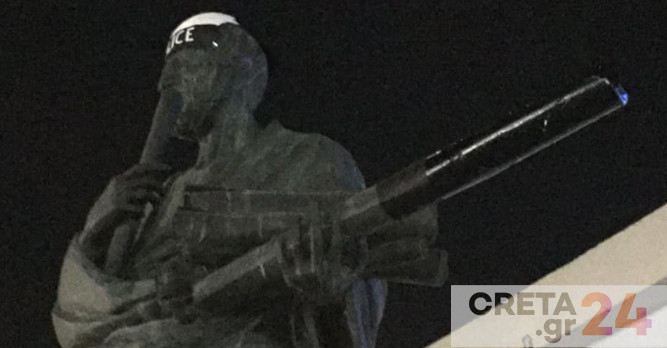 Φοιτητές βανδάλισαν το άγαλμα του Αριστοτέλη – Τον έντυσαν στρατιώτη