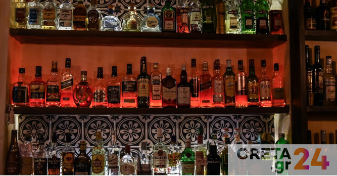 Ηράκλειο: Οι όρθιοι πελάτες έβαλαν «λουκέτο» σε μπαρ