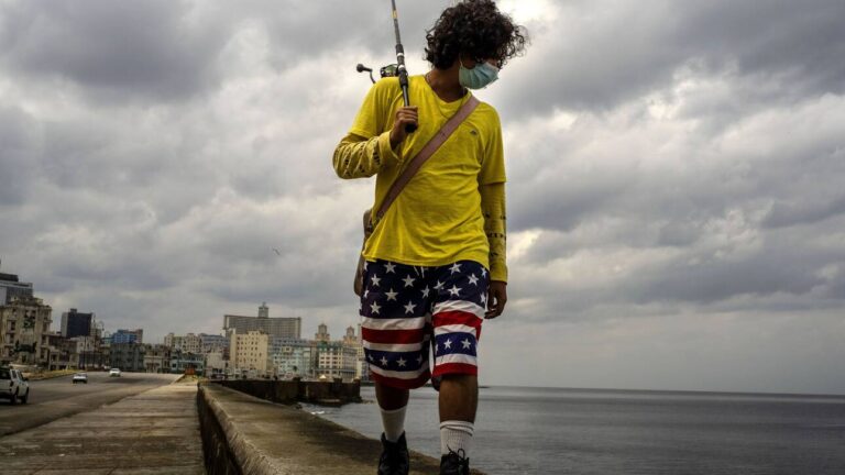 Τέλος εποχής στην Κούβα: Ανοίγει την οικονομία της σε ιδιωτικές επιχειρήσεις