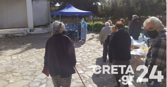 Ηράκλειο: Μεγάλη προσέλευση για τεστ κορωνοϊού μετά τα κρούσματα (εικόνες)