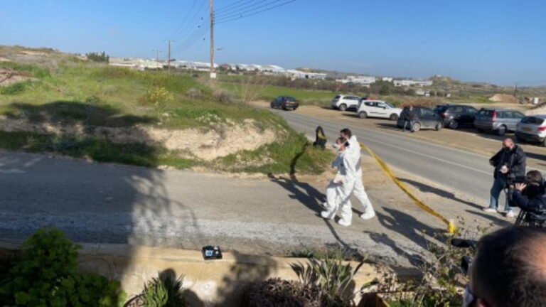 Οικογενειακή τραγωδία: Συνελήφθη ο 58χρονος που σκότωσε τη γυναίκα του και τον γιο τους