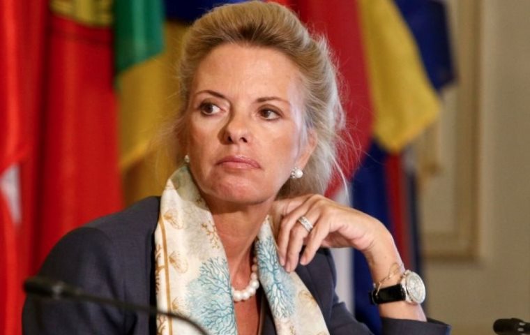 Ελίζα Βόζεμπεργκ: Να παραιτηθεί η Λίνα Μενδώνη