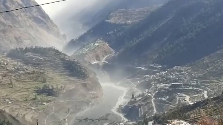 Κατάρρευση παγετώνα στα Ιμαλάια: Στους 14 οι νεκροί – Αγνοούμενοι ακόμη δεκάδες