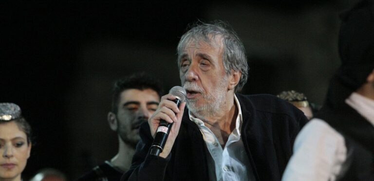 Πέθανε ο σπουδαίος τραγουδιστής Αντώνης Καλογιάννης