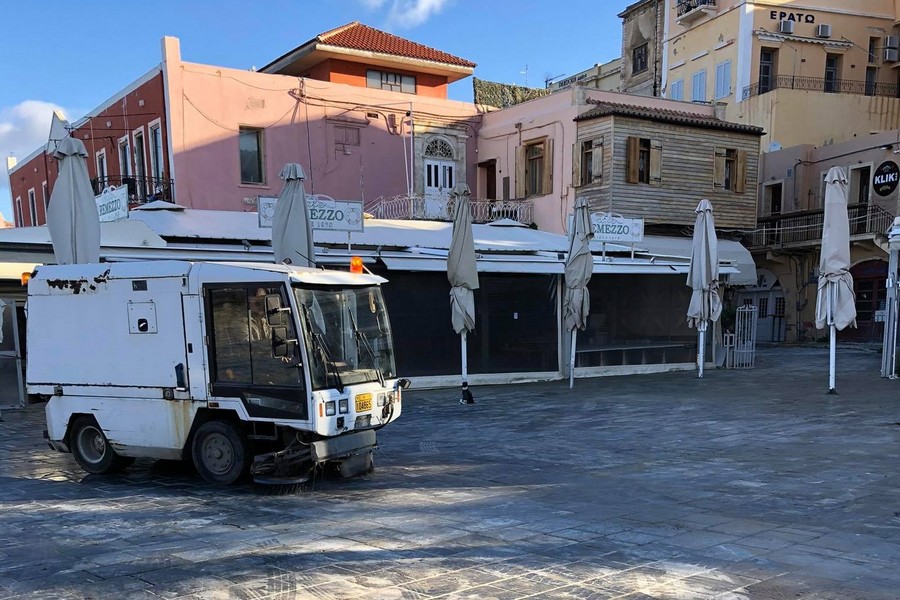Κρήτη: Επαναφέρουν την κανονικότητα μετά το πέρασμα της «Μήδειας»