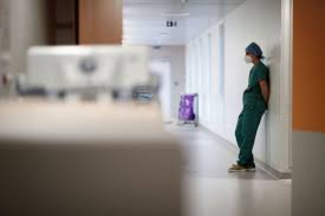 Δ. Βρύσαλης: Εκτός ΕΣΥ χιλιάδες μαχόμενοι εργαζόμενοι νοσηλευτές