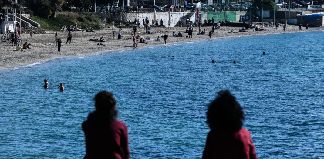 Πήρε φωτιά ο κωδικός 6, γέμισαν οι παραλίες (εικόνες)