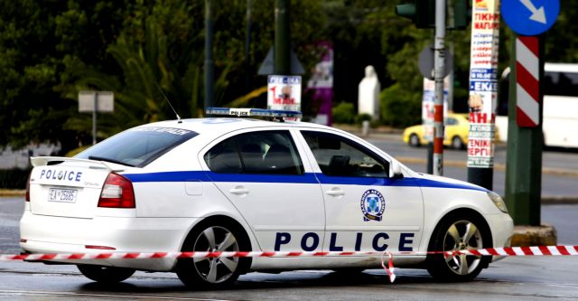 Έπαιζαν πόκα σε διαμέρισμα εν μέσω πανδημίας – Έντεκα συλλήψεις