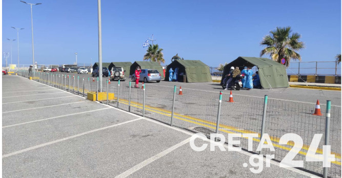 Ουρές για τεστ κορωνοϊού στην «κόκκινη» περιοχή της Κρήτης (εικόνες)