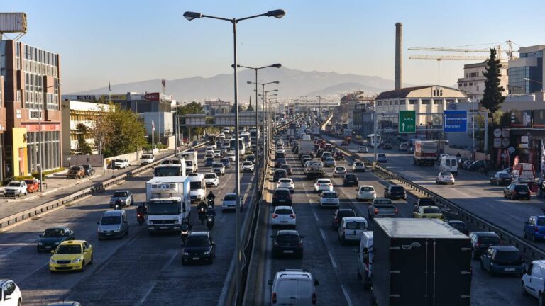 Τέλη κυκλοφορίας 2021: Λίγες ημέρες ακόμη μέχρι τη λήξη της προθεσμίας- Πώς θα τα εξοφλήσετε