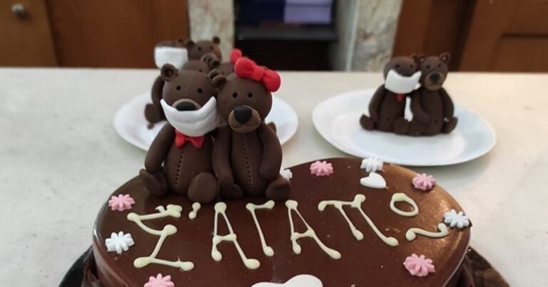 Κορωνο-τούρτες για τον Άγιο Βαλεντίνο (εικόνες)