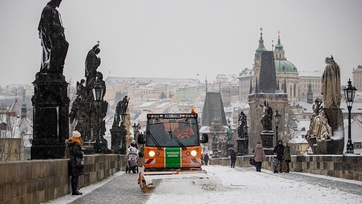 Τσεχία: Η κυβέρνηση εξετάζει την επιβολή αυστηρότερων μέτρων