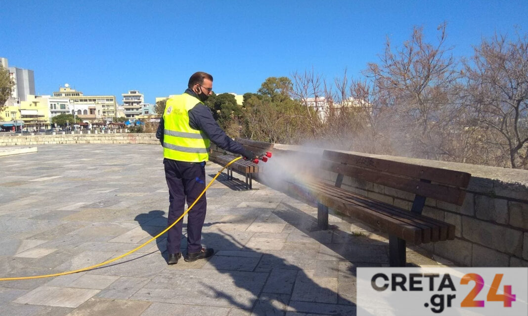 Ηράκλειο: Σε κατάσταση «συναγερμού» η Υπηρεσία Καθαριότητας – Προληπτικοί ψεκασμοί σε κοινόχρηστους χώρους
