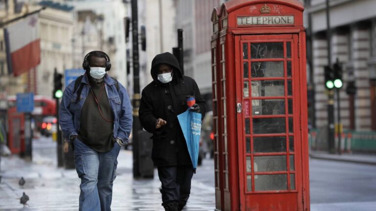 Κορωνοϊός – Βρετανία: 159 θάνατοι σε 24 ώρες – Οκτώ νέα κρούσματα της παραλλαγής Όμικρον